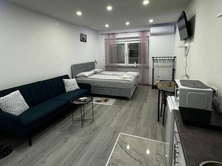 Apartman Edwin 야이체 외부 사진